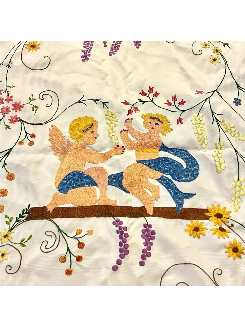 Handmade baby crate bed spread hand embroidered Querubins VINTAGE size 61